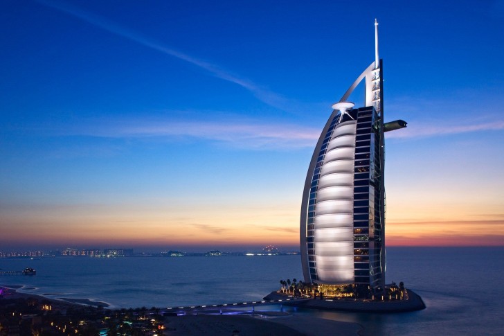 Dubai-Abu Dhabi (4N4Đ): KS 5*
